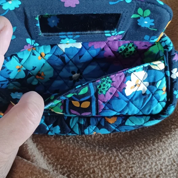 Vera Bradley - Picture 2 of 4